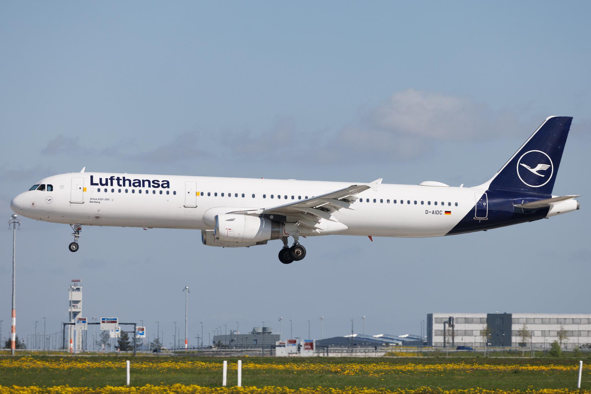 Flughafen Berlin Brandenburg: Lufthansa (LH / DLH) | Airbus A321-231 A321 | D-AIDC | MSN 4560