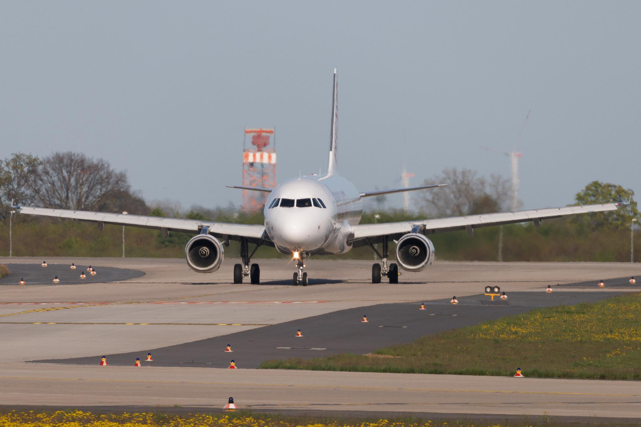Flughafen Berlin Brandenburg: Pegasus (PC / PGT) | Operator: Avion Express | Airbus A320-232 A320 | LY-MLG | MSN 02863