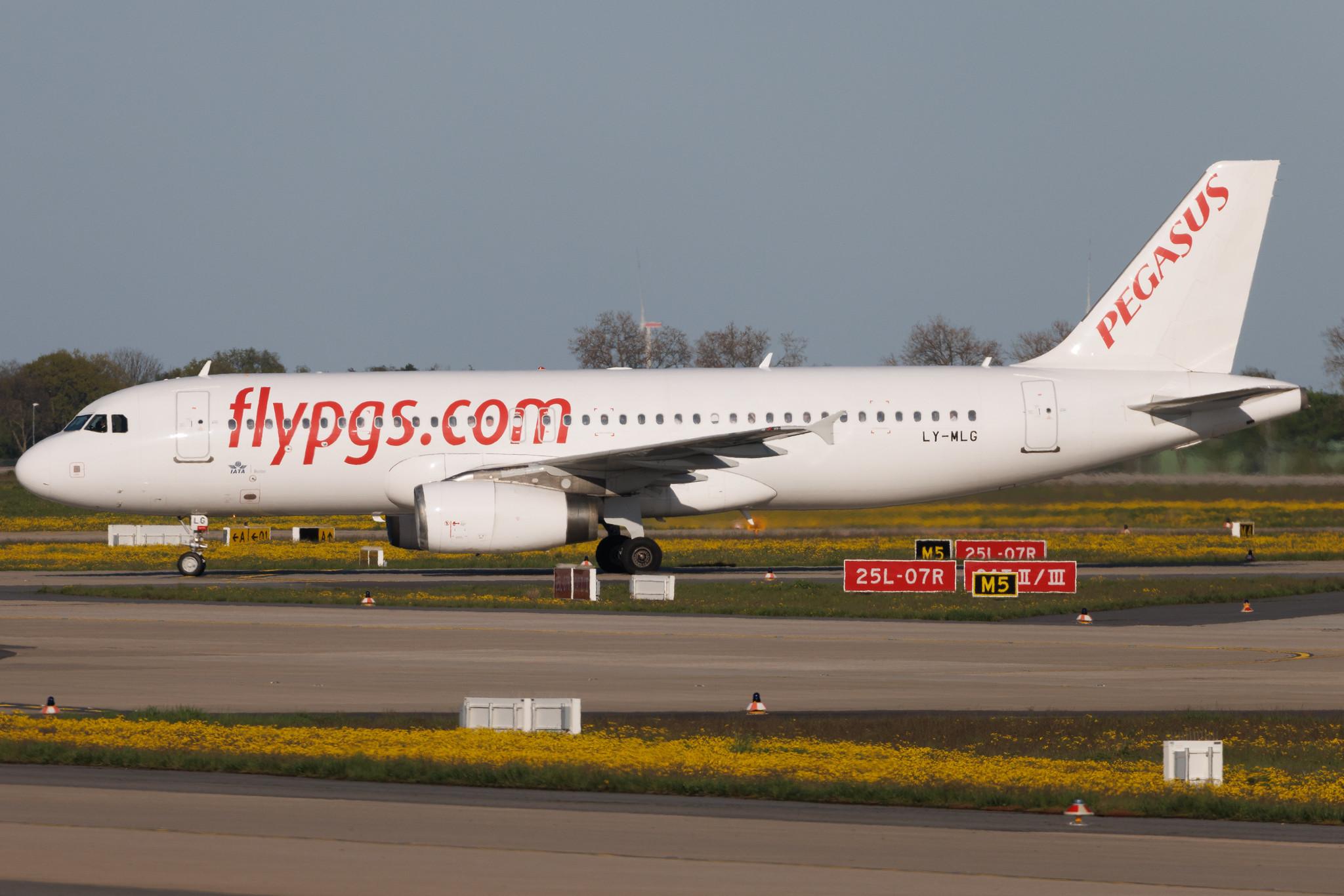 Flughafen Berlin Brandenburg: Pegasus (PC / PGT) | Operator: Avion Express | Airbus A320-232 A320 | LY-MLG | MSN 02863