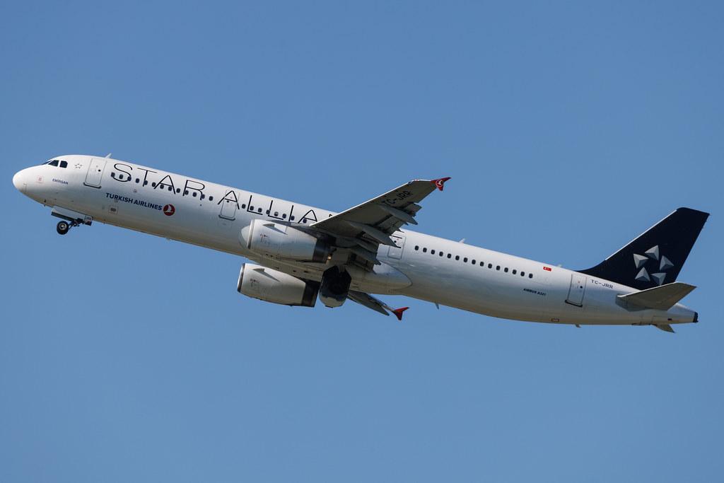 Flughafen Berlin Brandenburg: Turkish Airlines (TK / THY) | Livery: Star Alliance Livery | Airbus A321-231 A321 | TC-JRR | MSN 4706