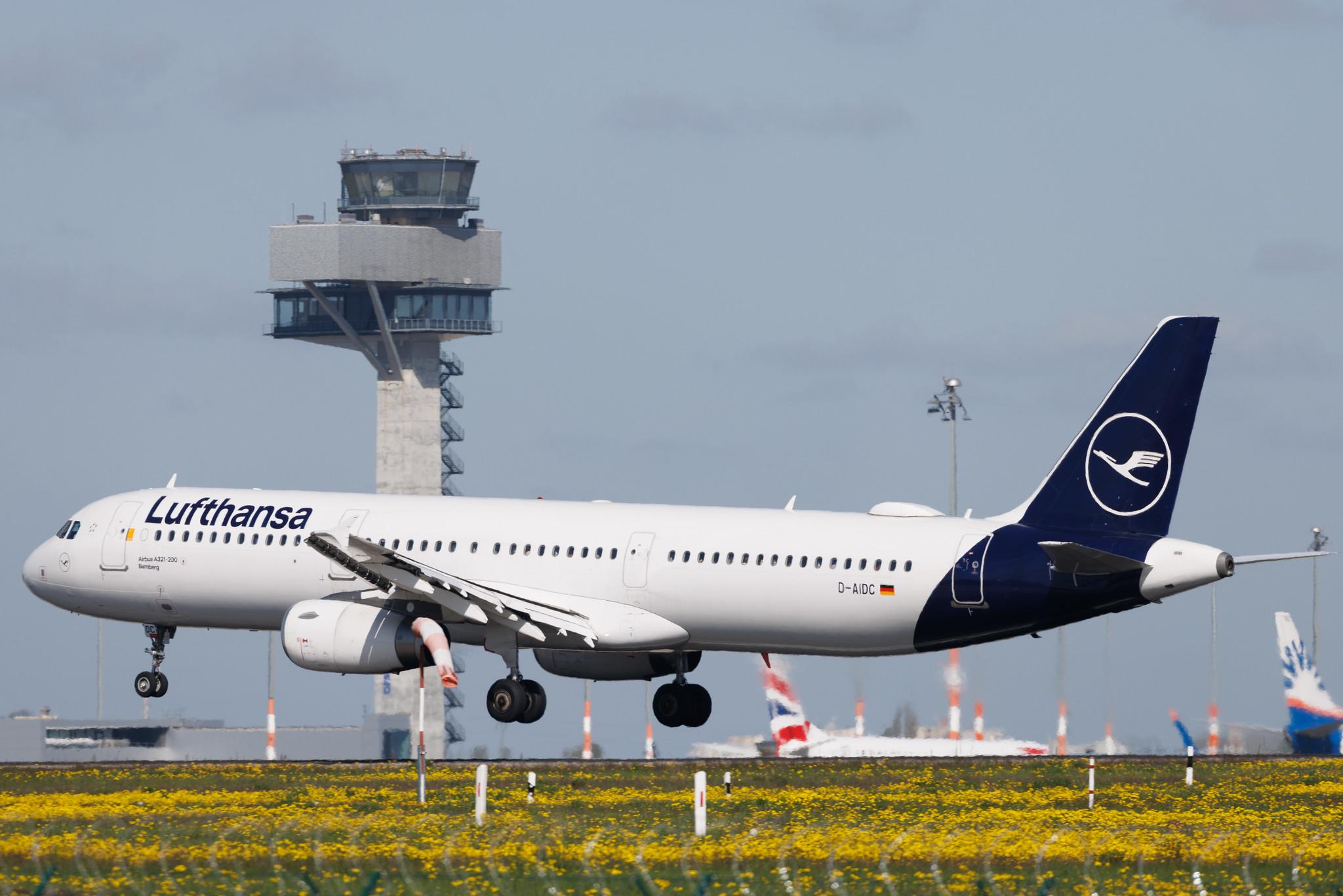 Flughafen Berlin Brandenburg: Lufthansa (LH / DLH) | Airbus A321-231 A321 | D-AIDC | MSN 4560