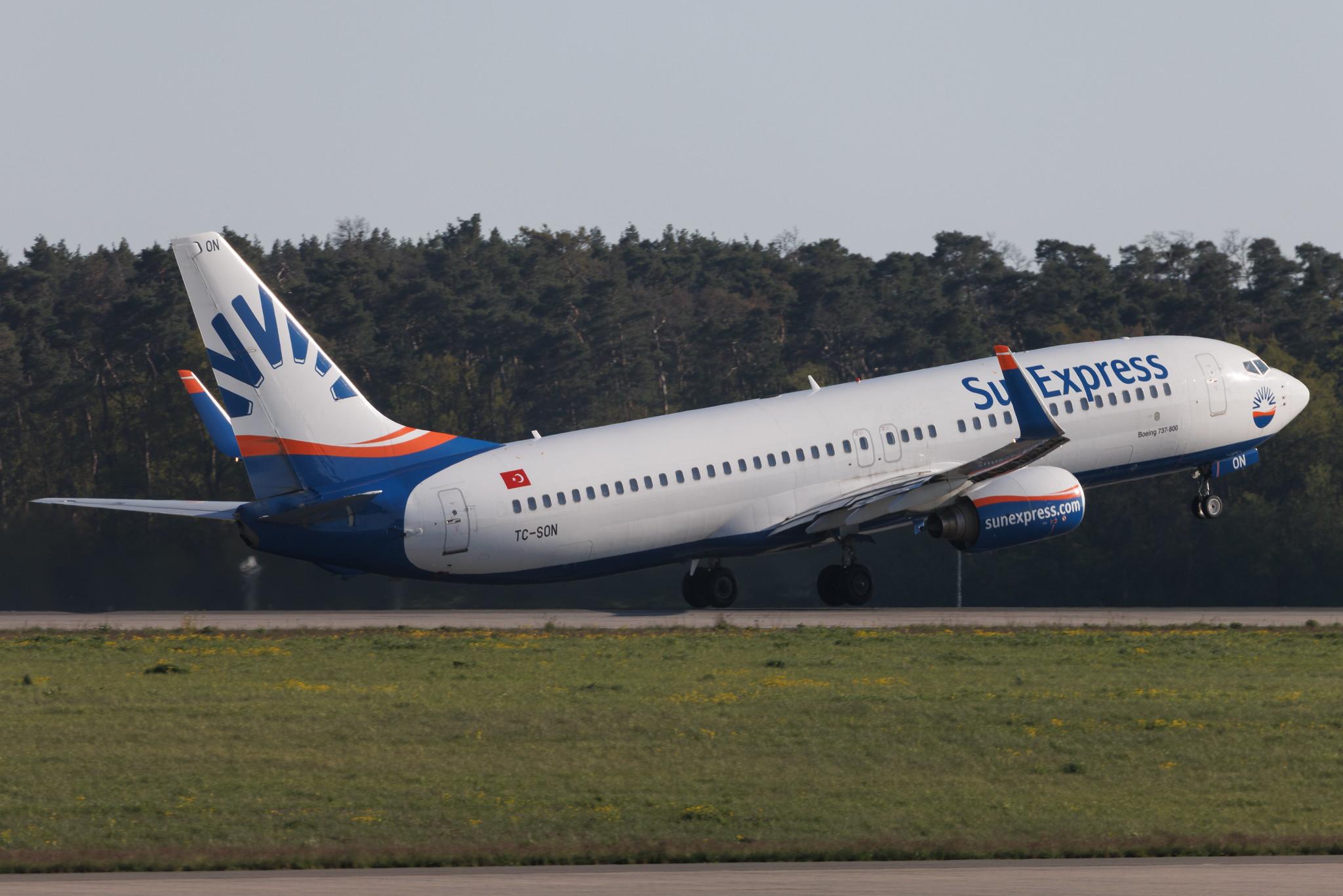 Flughafen Berlin Brandenburg: SunExpress (XQ / SXS) | Boeing 737-86J B738 | TC-SON | MSN 30827