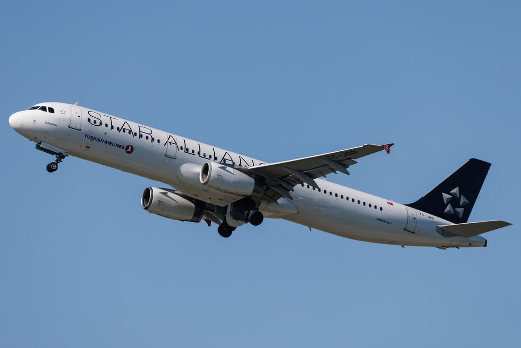 Flughafen Berlin Brandenburg: Turkish Airlines (TK / THY) | Livery: Star Alliance Livery | Airbus A321-231 A321 | TC-JRR | MSN 4706