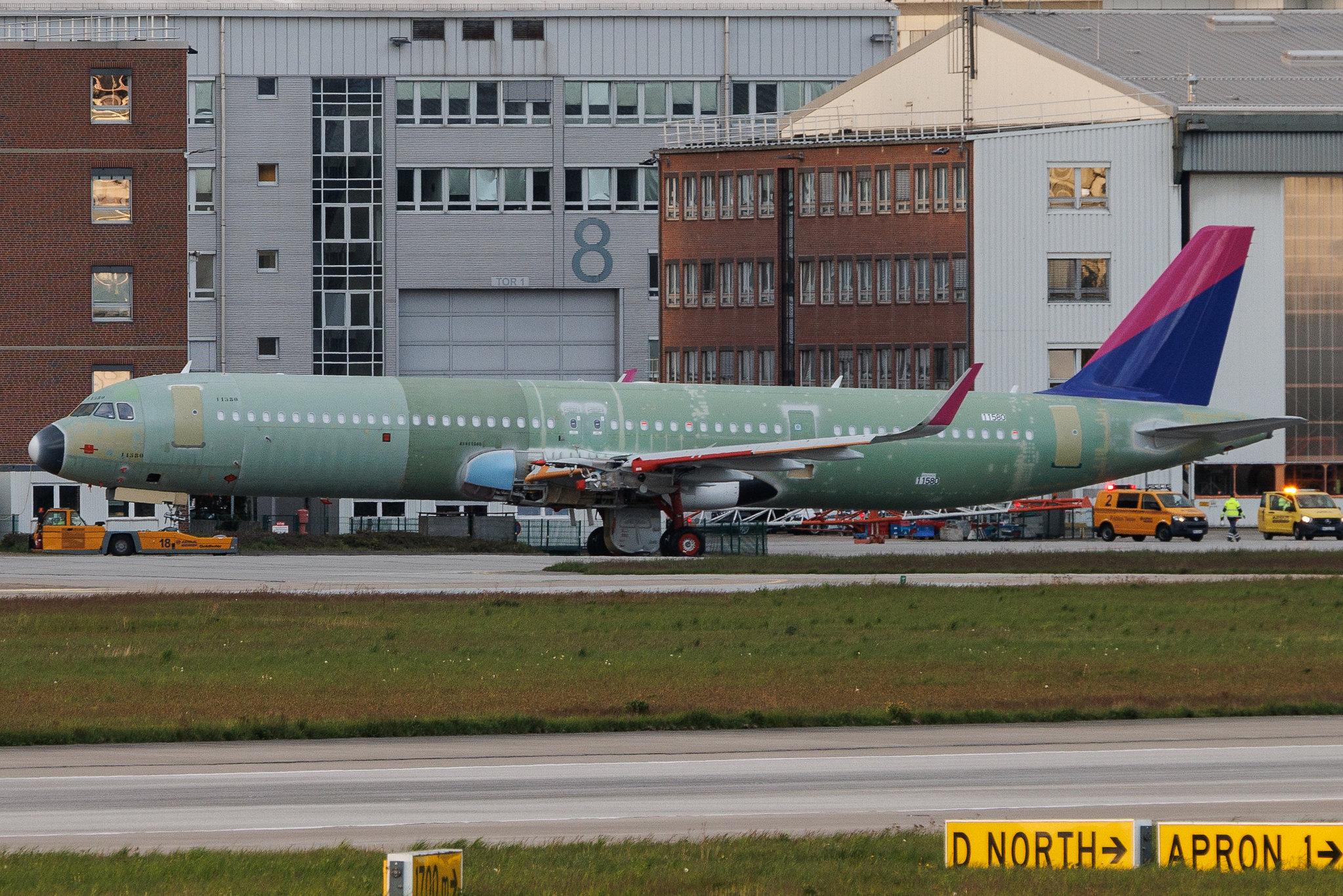 Hamburg Finkenwerder: Wizz Air Malta | Airbus A321-271NX A21N | D-AYAW | 9H- | MSN 11580