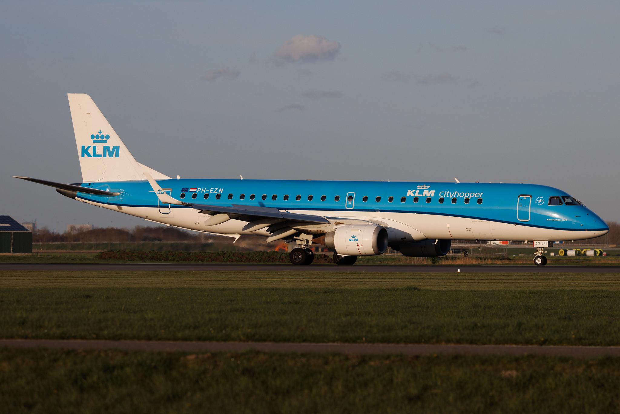 Amsterdam Schiphol: KLM (KL / KLM) | Boeing 737-8K2 B738 | PH-BCA | MSN 37820