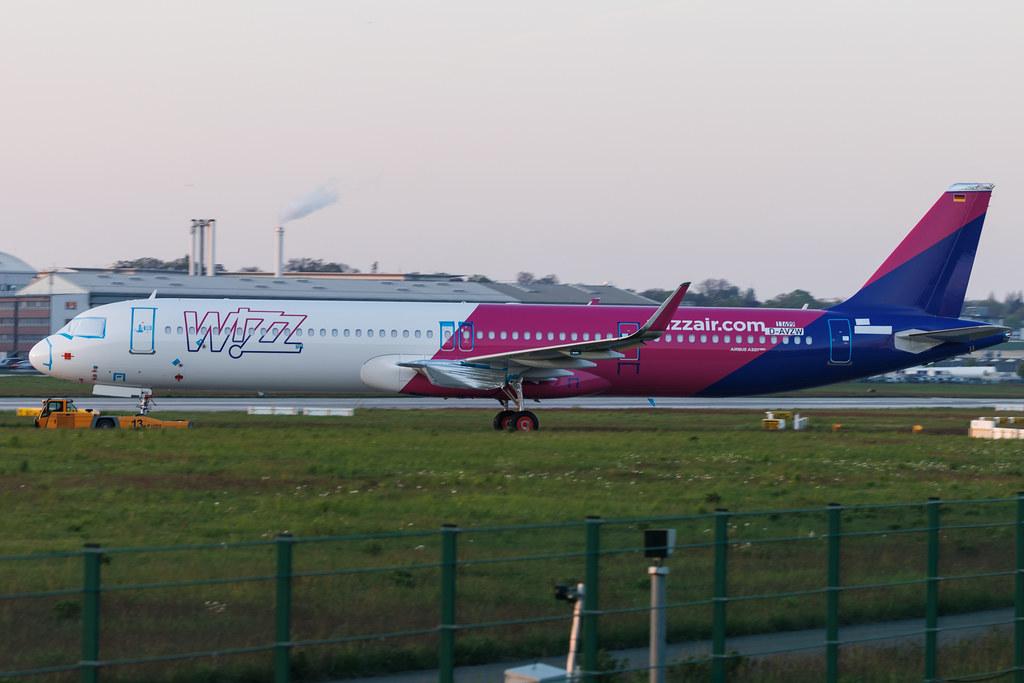 Hamburg Finkenwerder: Wizz Air Malta | Airbus A321-271NX A21N | D- | 9H- | MSN 11499