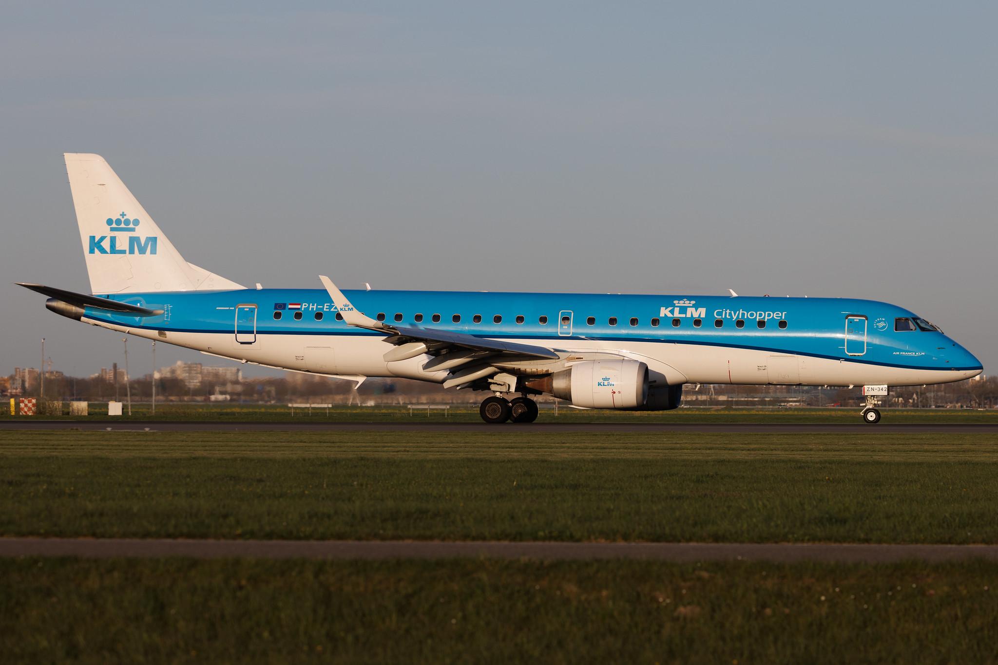 Amsterdam Schiphol: KLM (KL / KLM) | Boeing 737-8K2 B738 | PH-BCA | MSN 37820