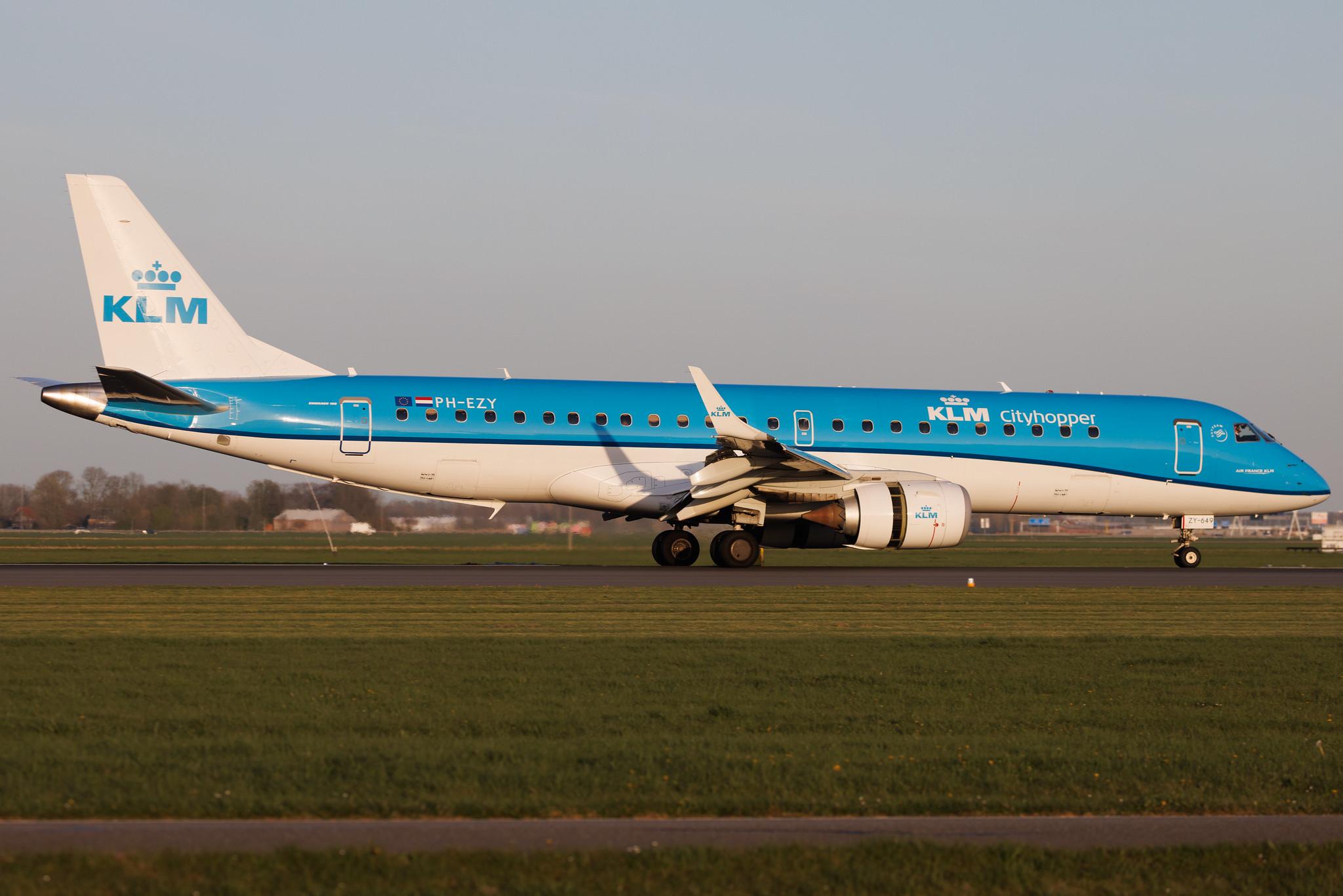 Amsterdam Schiphol: KLM (KL / KLM) | Operator: KLM Cityhopper | Embraer E190STD E190 | PH-EZY | MSN 19000649