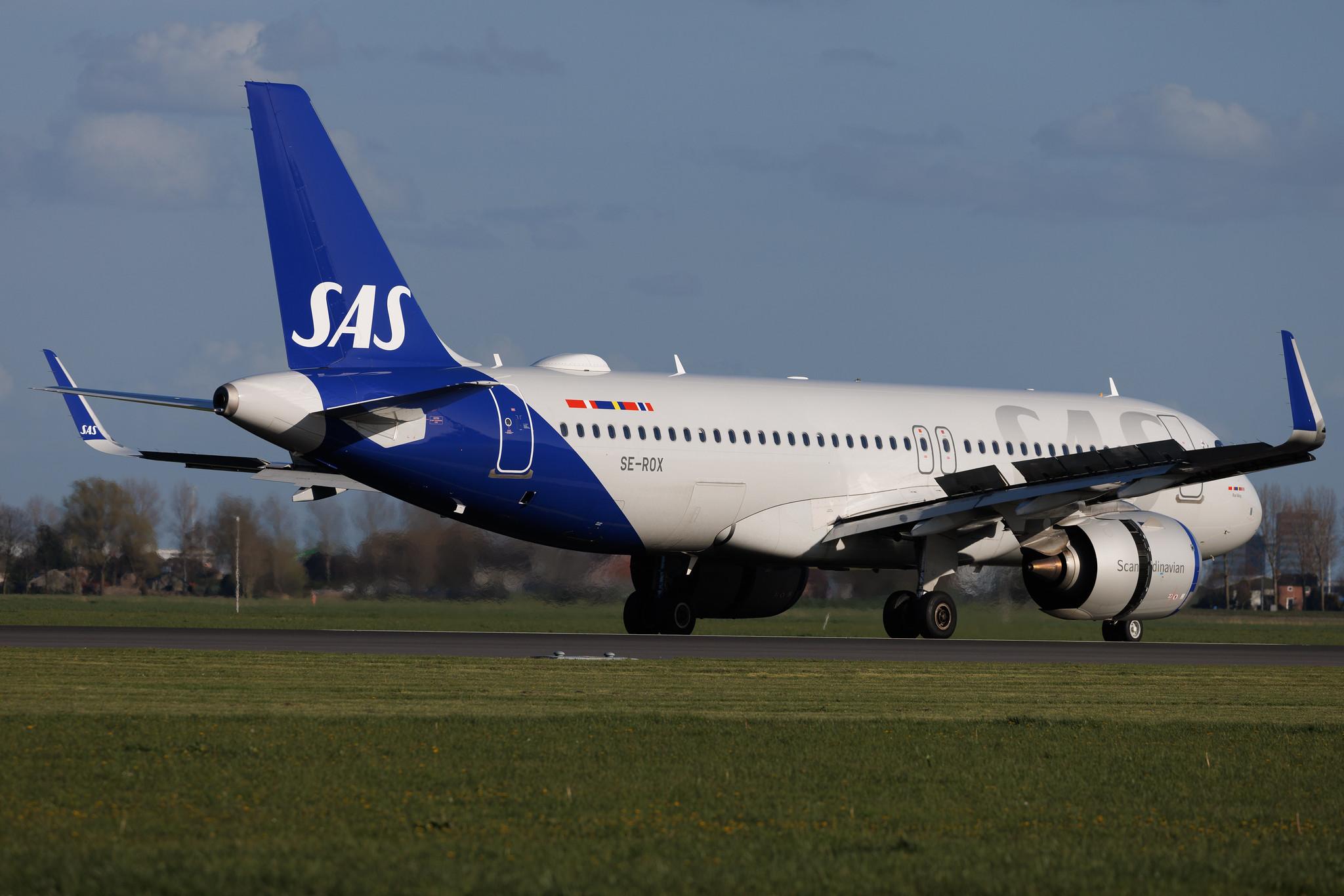 Amsterdam Schiphol: SAS (SK / SAS) | Airbus A320-251N A20N | SE-ROX | MSN 9330