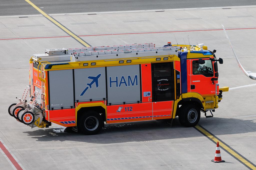 Hamburg Airport: Feuerwehr Fire & Rescue - HLF 2
