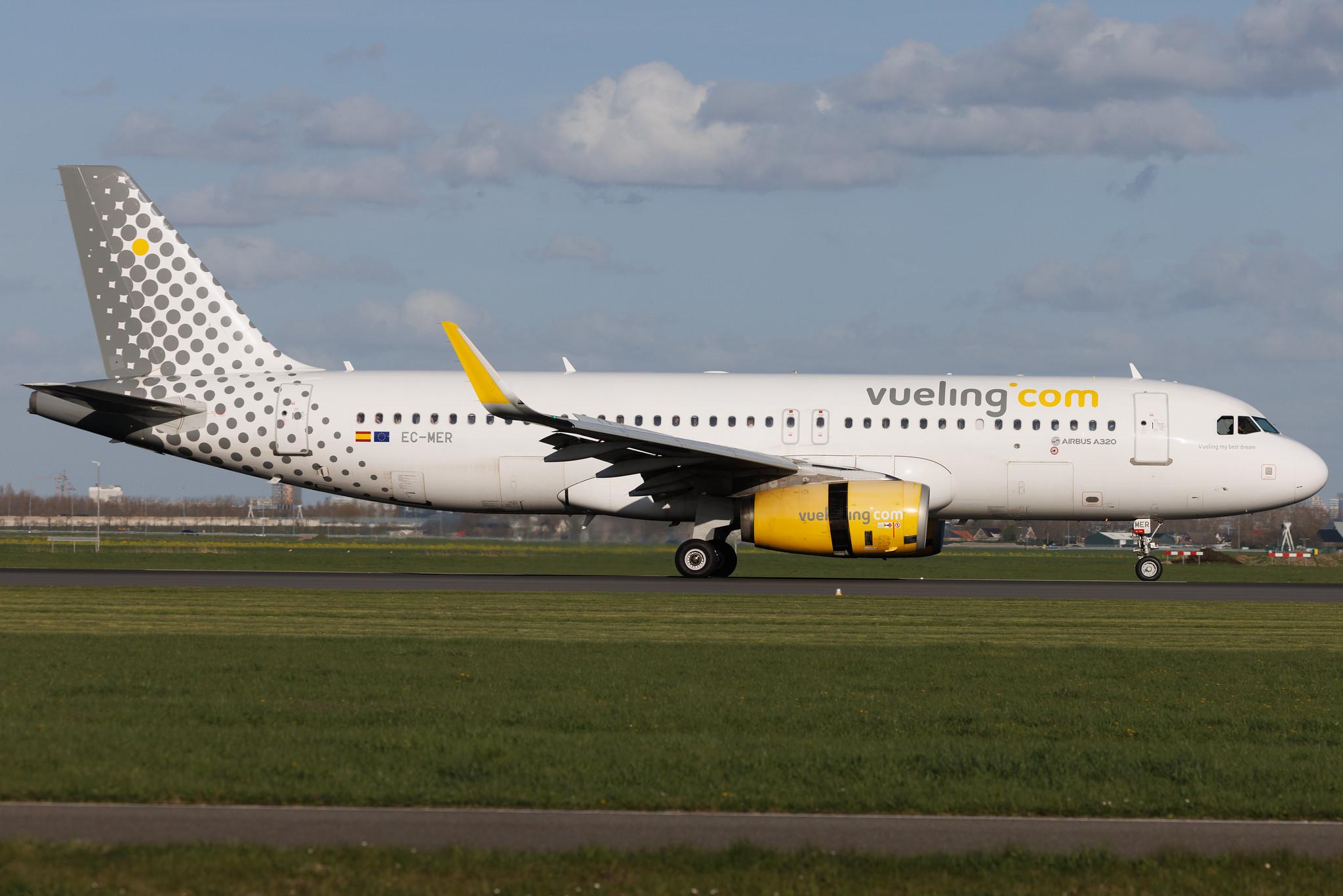 Amsterdam Schiphol: Vueling (VY / VLG) | Airbus A320-232 A320 | EC-MER | MSN 6510