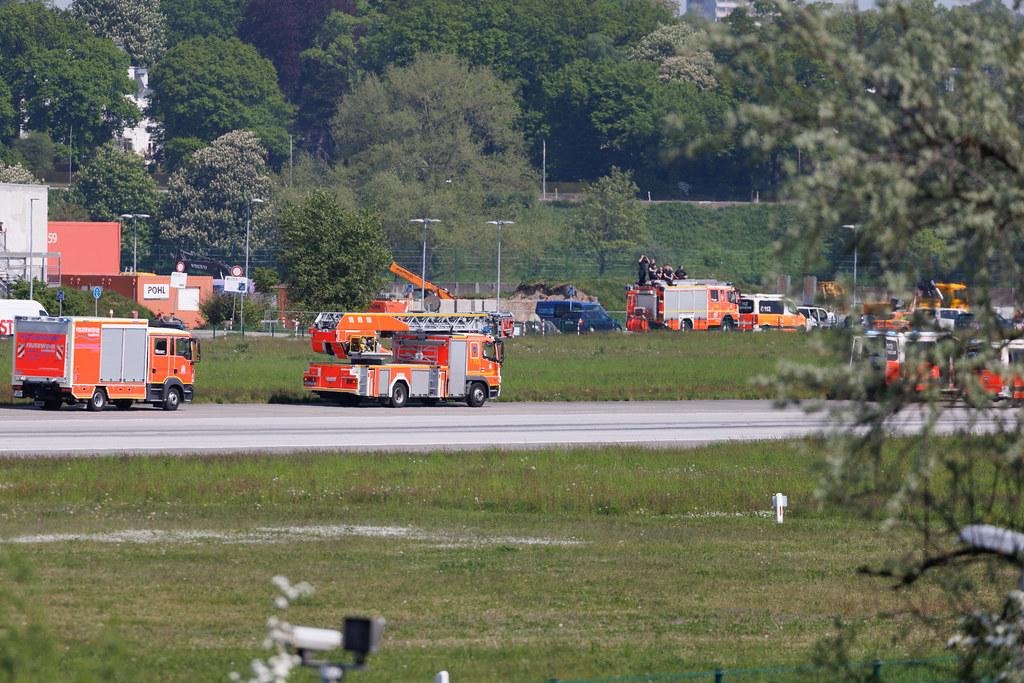 Hamburg Finkenwerder: Flugunfallübung am Flugplatz Finkenwerder