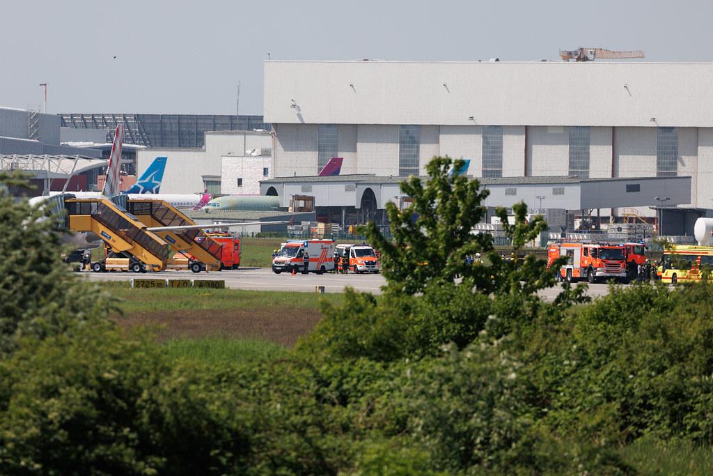 Hamburg Finkenwerder: Flugunfallübung am Flugplatz Finkenwerder