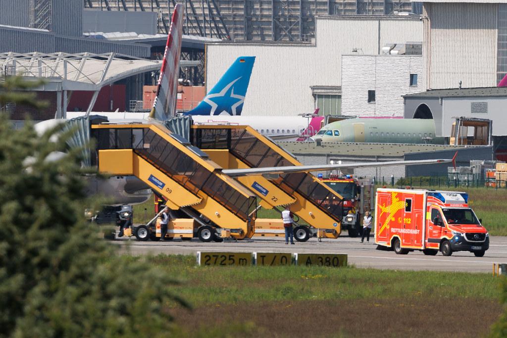 Hamburg Finkenwerder: Flugunfallübung am Flugplatz Finkenwerder