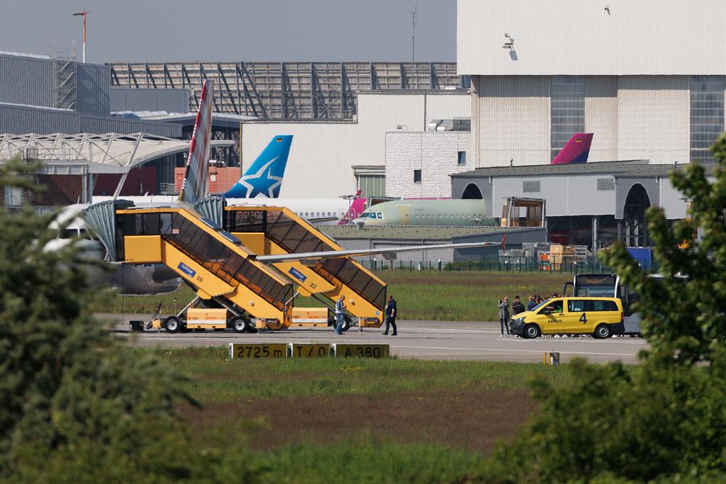 Hamburg Finkenwerder: Flugunfallübung am Flugplatz Finkenwerder