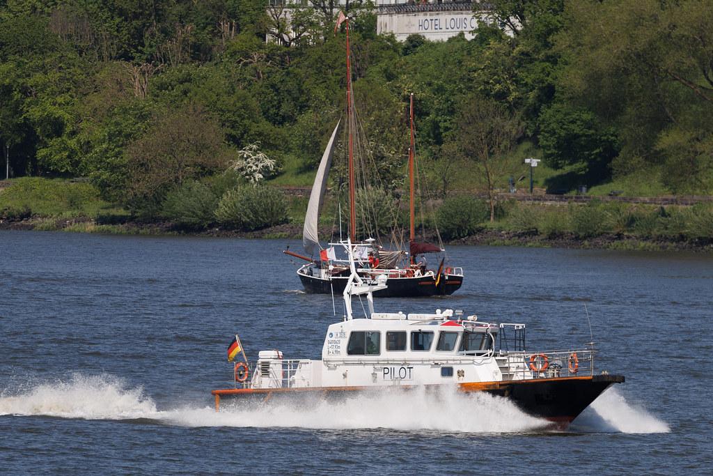 Hamburg Finkenwerder: Schiff Pilot