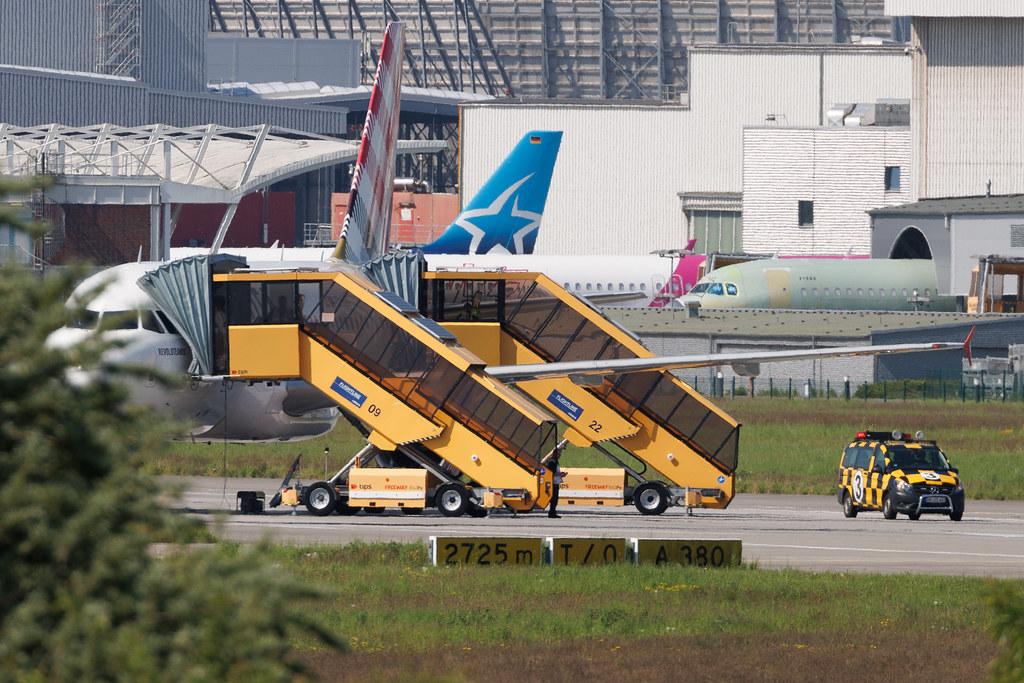 Hamburg Finkenwerder: Flugunfallübung am Flugplatz Finkenwerder