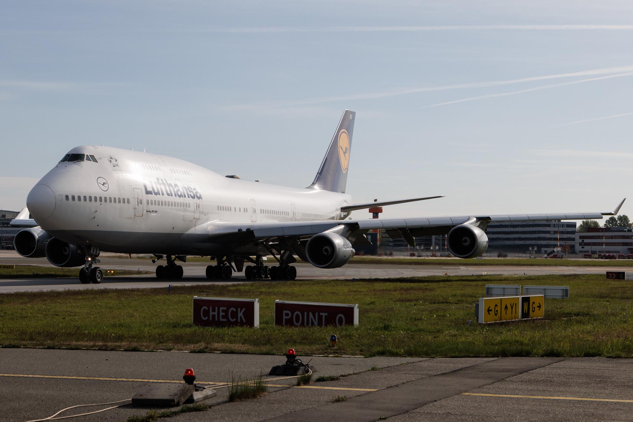 Hamburg Airport: Lufthansa (LH / DLH) | Boeing 747-430 B744 | D-ABVX | MSN 29868