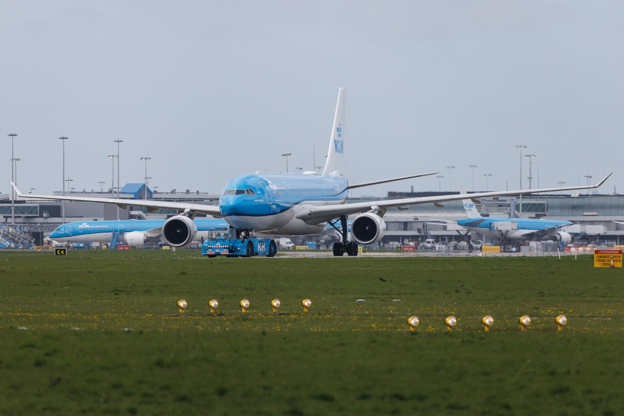 Amsterdam Schiphol: KLM (KL / KLM) | Airbus A330-203 A332 | PH-AOB | MSN 0686