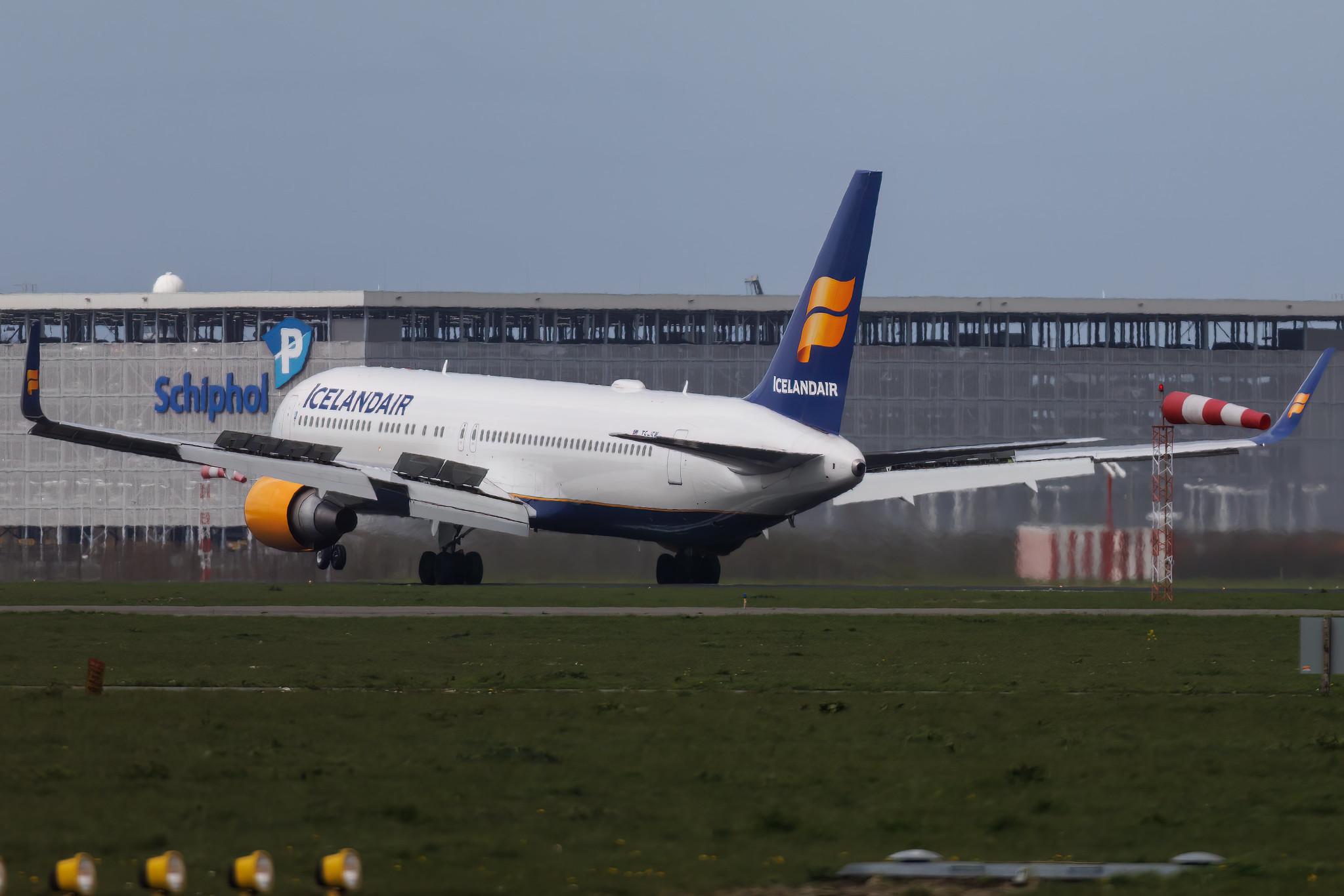 Amsterdam Schiphol: Icelandair (FI / ICE) | Boeing 767-319(ER) B763 | TF-ISW | MSN 28745