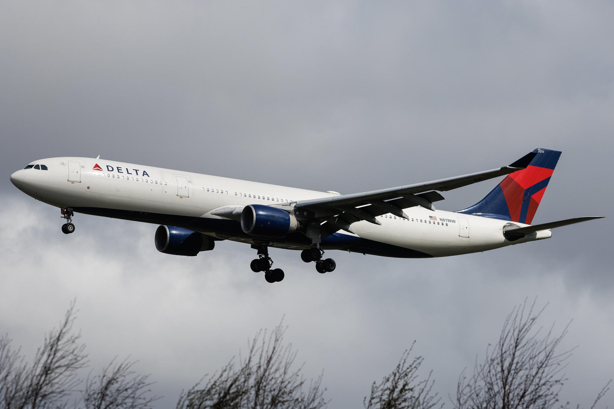 Amsterdam Schiphol: Delta Air Lines (DL / DAL) | Airbus A330-323 A333 | N811NW | MSN 0690