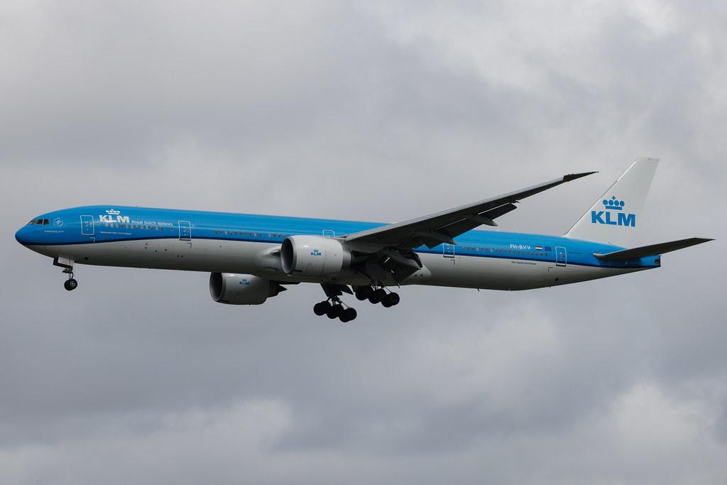 Amsterdam Schiphol: KLM (KL / KLM) | Boeing 777-300(ER) B77W | PH-BVV | MSN 66888