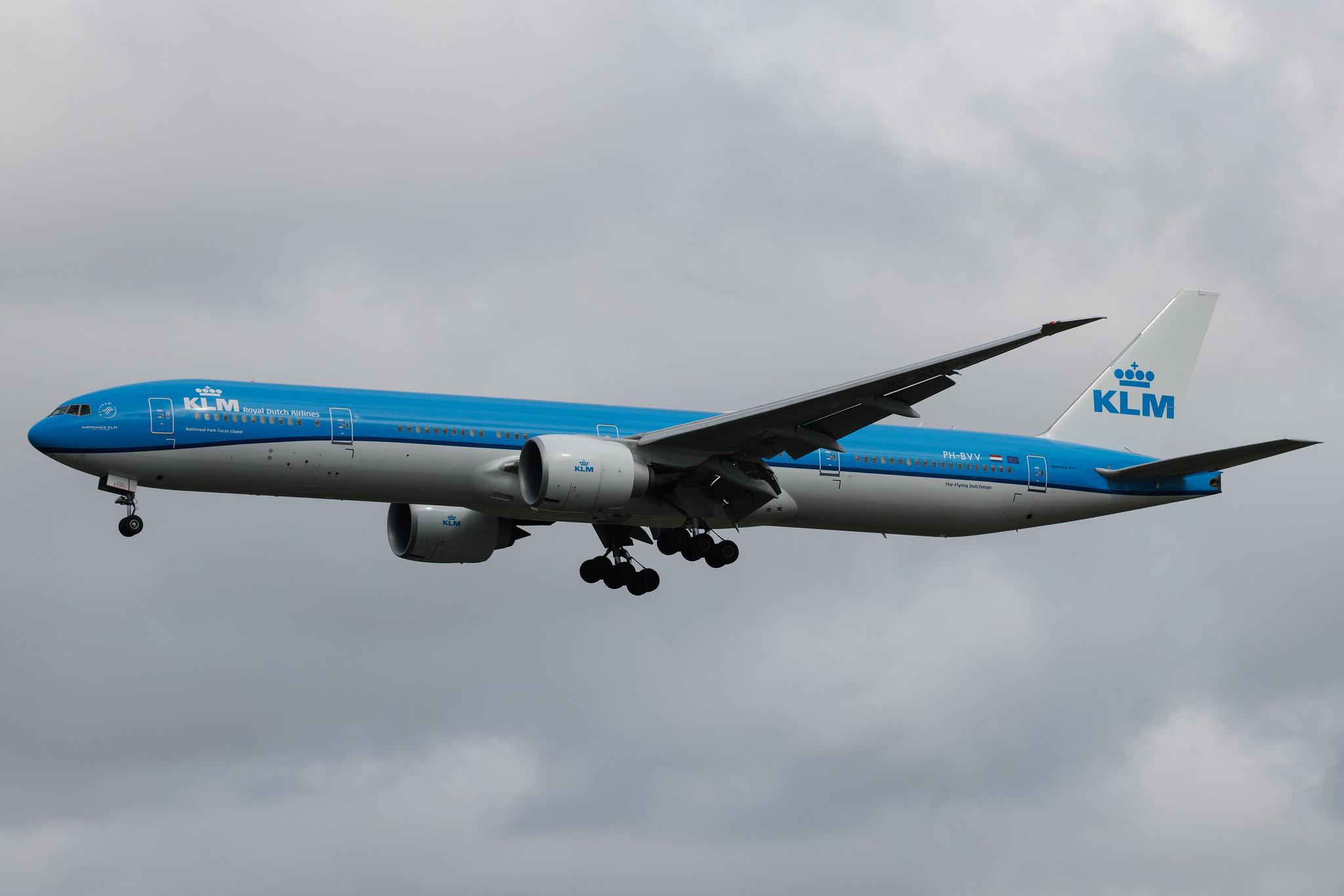 Amsterdam Schiphol: KLM (KL / KLM) | Boeing 777-300(ER) B77W | PH-BVV | MSN 66888