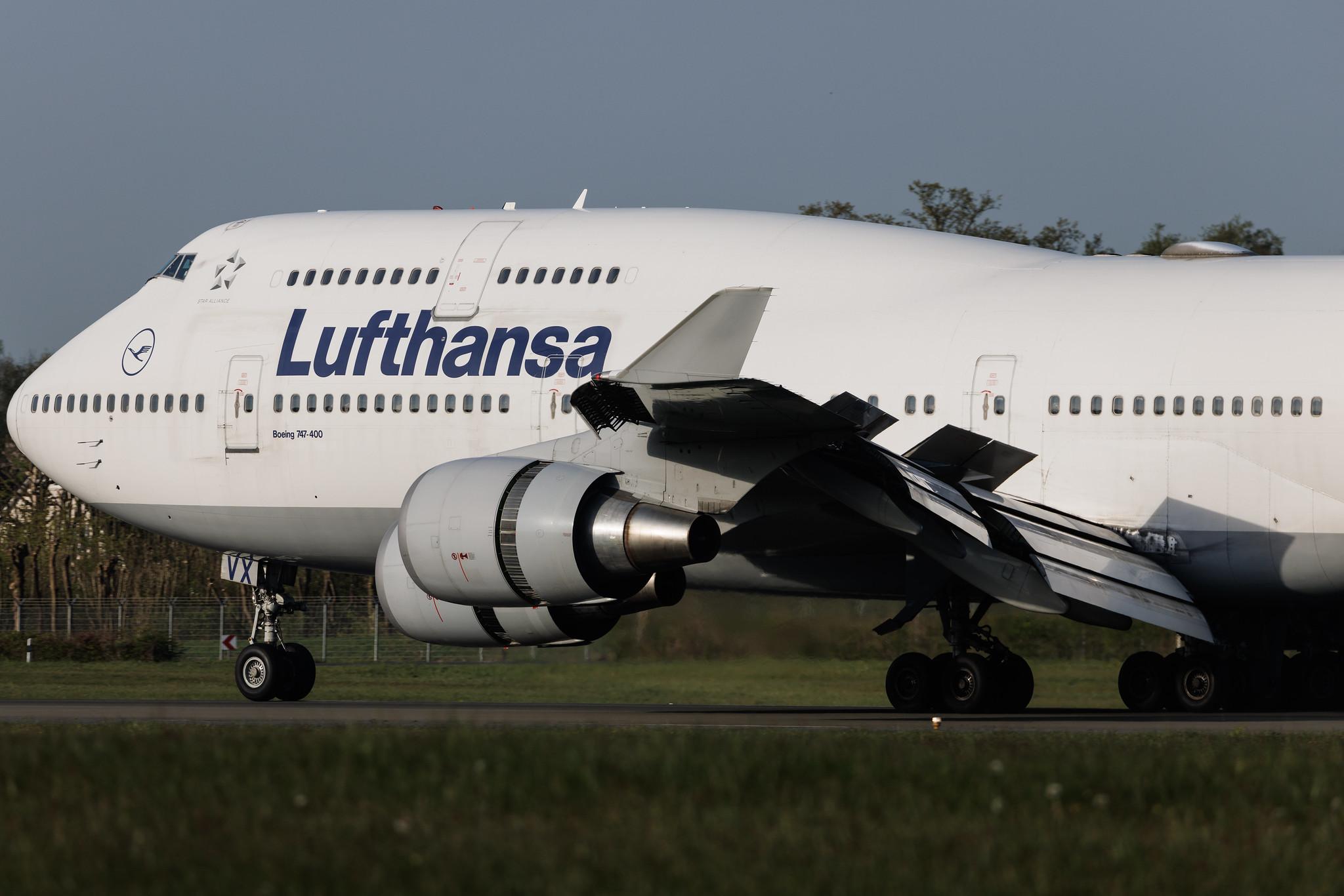 Hamburg Airport: Lufthansa (LH / DLH) | Boeing 747-430 B744 | D-ABVX | MSN 29868