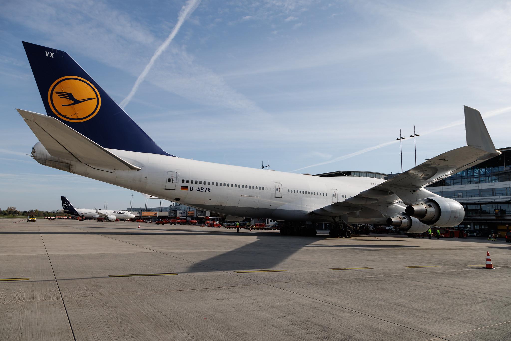 Hamburg Airport: Lufthansa (LH / DLH) | Boeing 747-430 B744 | D-ABVX | MSN 29868