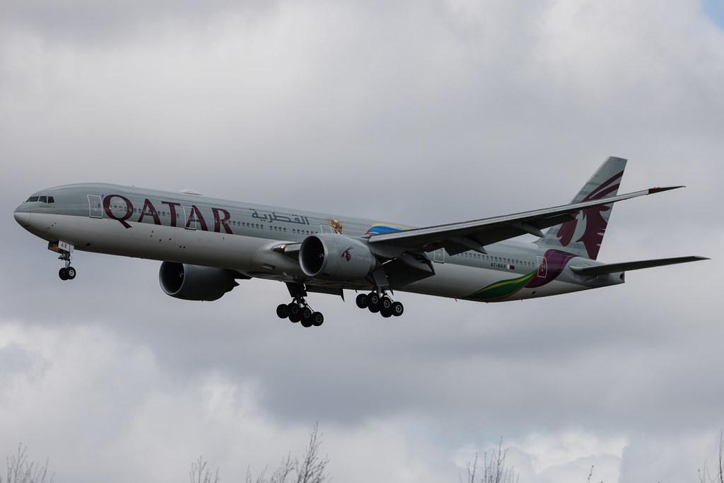 Amsterdam Schiphol: Qatar Airways (QR / QTR) | Livery: FIFA World Cup 2022 Livery | Boeing 777-3DZ(ER) B77W | A7-BAX | MSN 41780