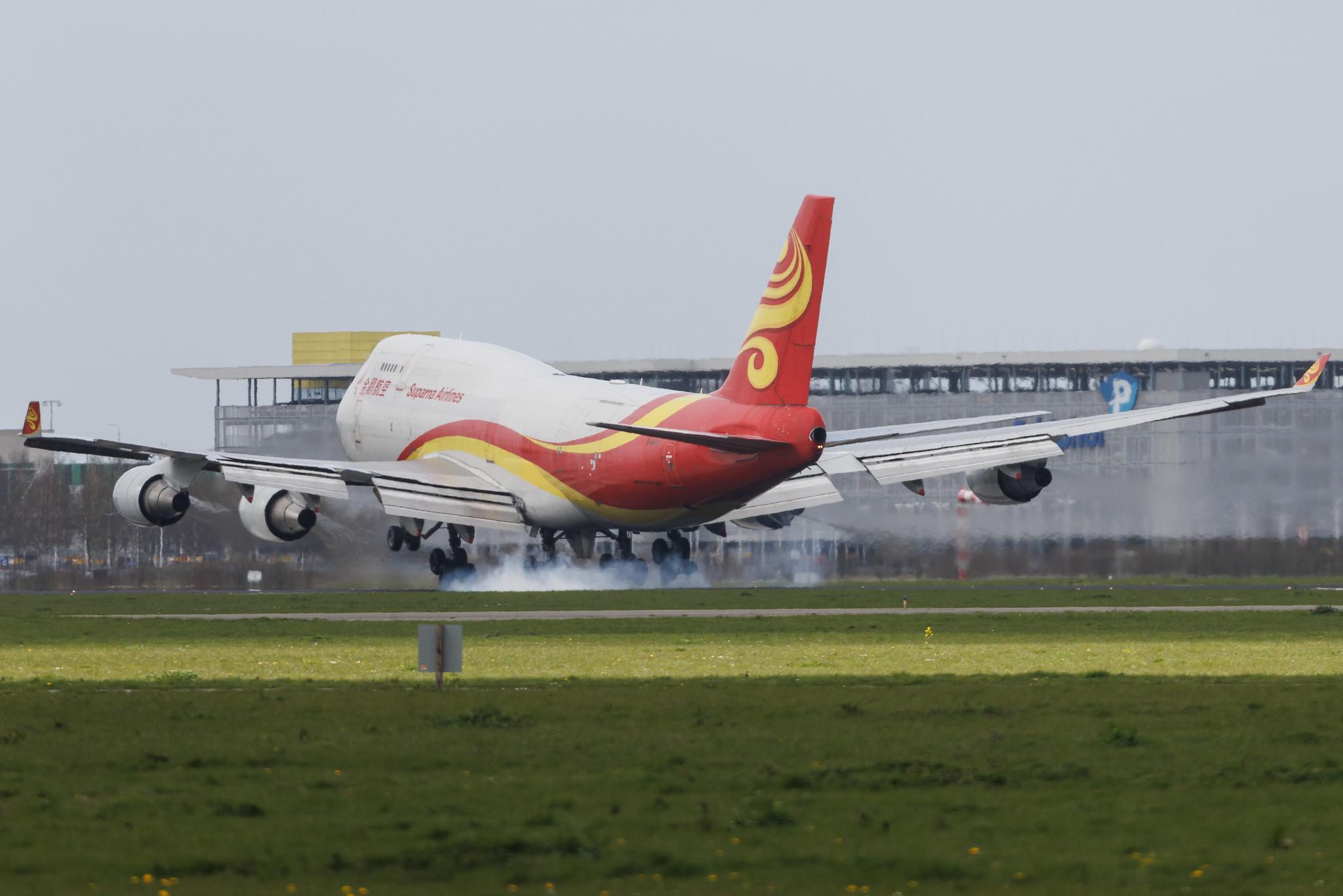 Amsterdam Schiphol: Suparna Airlines (Y8 / YZR) | Boeing 747-481(BDSF) B744 | B-2432 | MSN 28283