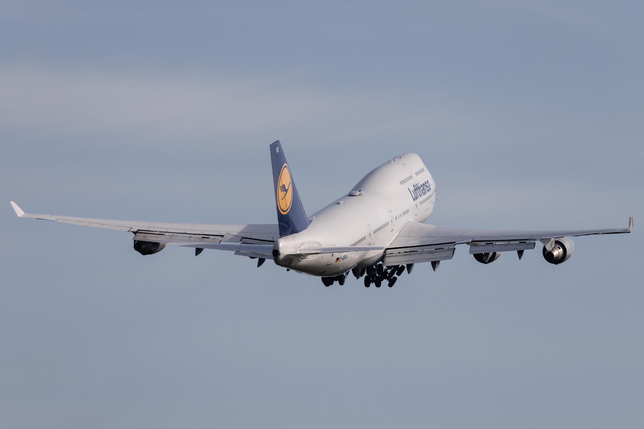 Hamburg Airport: Lufthansa (LH / DLH) | Boeing 747-430 B744 | D-ABVX | MSN 29868