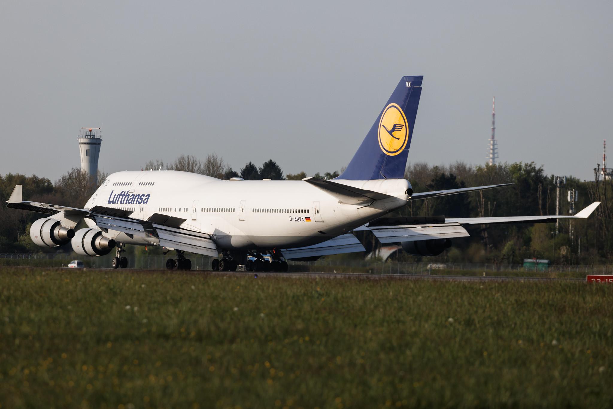 Hamburg Airport: Lufthansa (LH / DLH) | Boeing 747-430 B744 | D-ABVX | MSN 29868