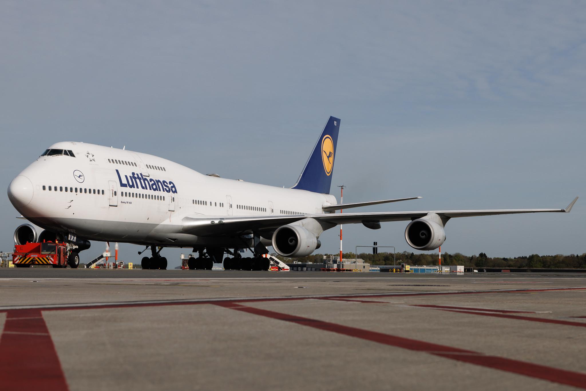 Hamburg Airport: Lufthansa (LH / DLH) | Boeing 747-430 B744 | D-ABVX | MSN 29868