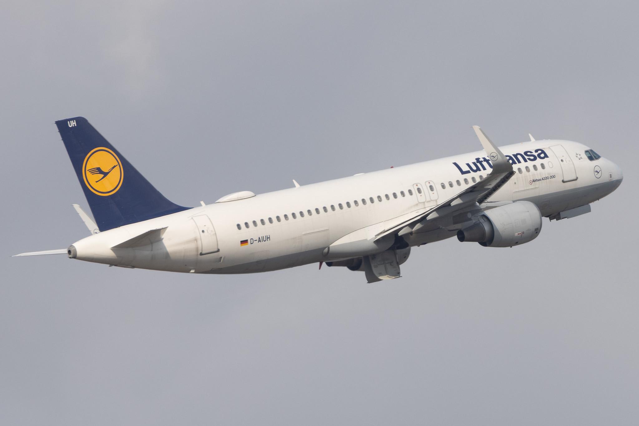 Flughafen Berlin Brandenburg: Lufthansa (LH / DLH) | Airbus A320-214 A320 | D-AIUH | MSN 6225