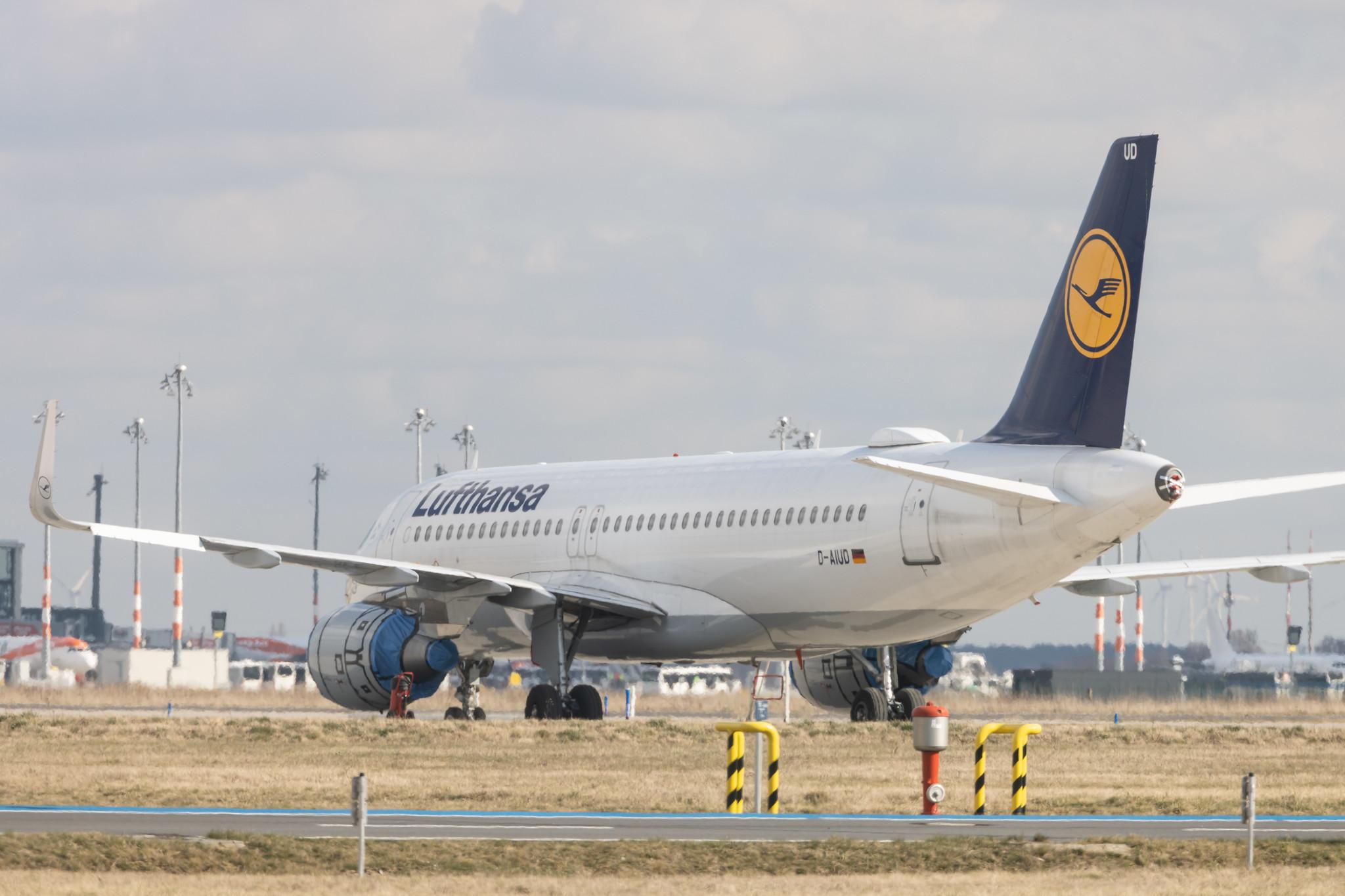 Flughafen Berlin Brandenburg: Lufthansa (LH / DLH) | Airbus A320-214 A320 | D-AIUD | MSN 6033