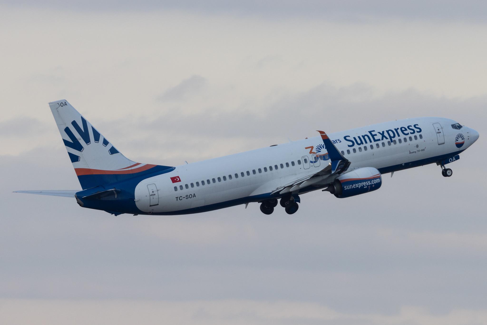 Flughafen Berlin Brandenburg: SunExpress (XQ / SXS) | Boeing 737-8HC B738 | TC-SOA | MSN 61184