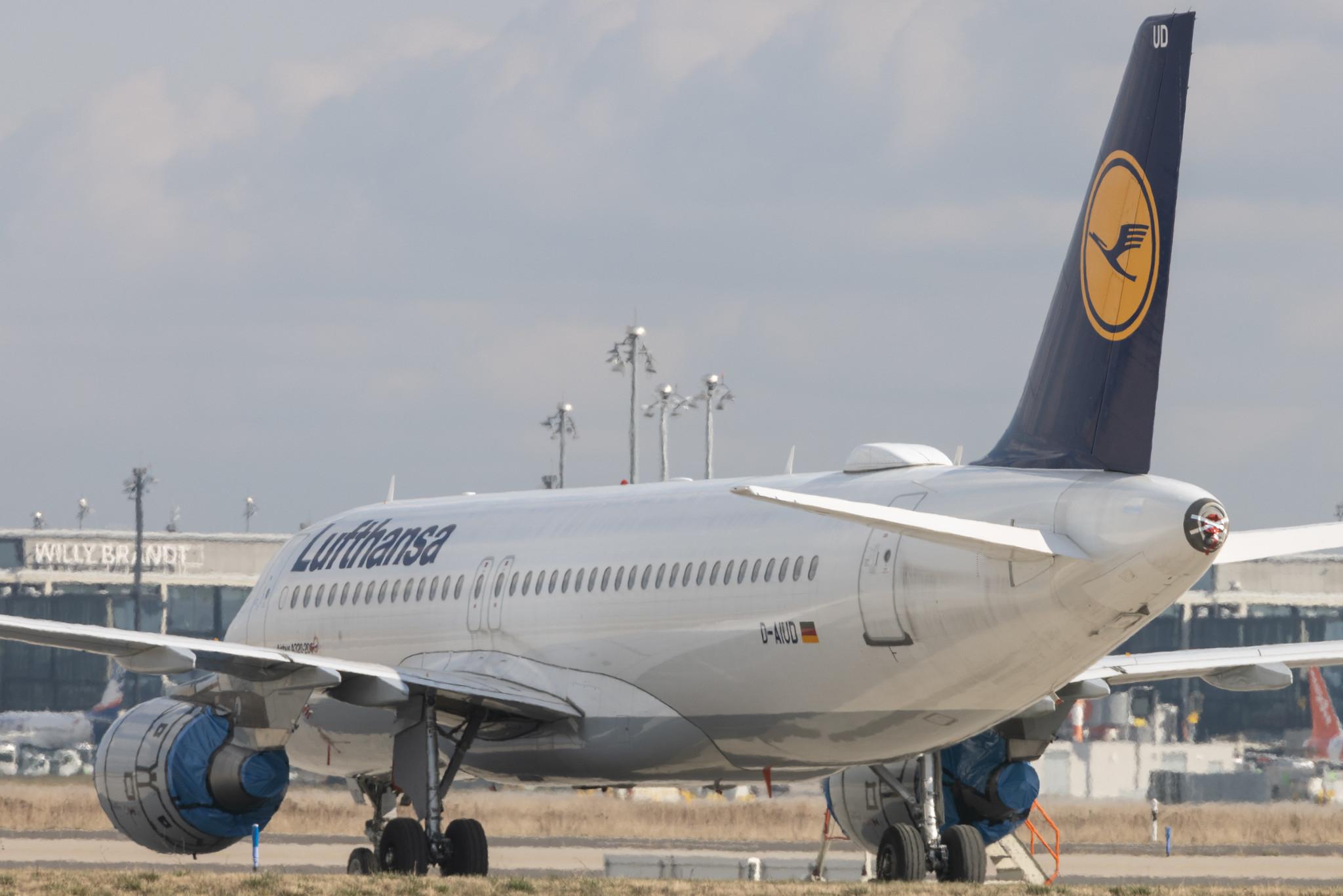 Flughafen Berlin Brandenburg: Lufthansa (LH / DLH) | Airbus A320-214 A320 | D-AIUD | MSN 6033