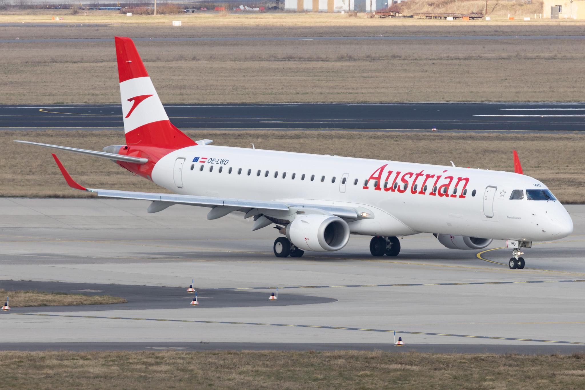 Flughafen Berlin Brandenburg: Austrian Airlines (OS / AUA) | Embraer E195LR E195 | OE-LWD | MSN 19000411