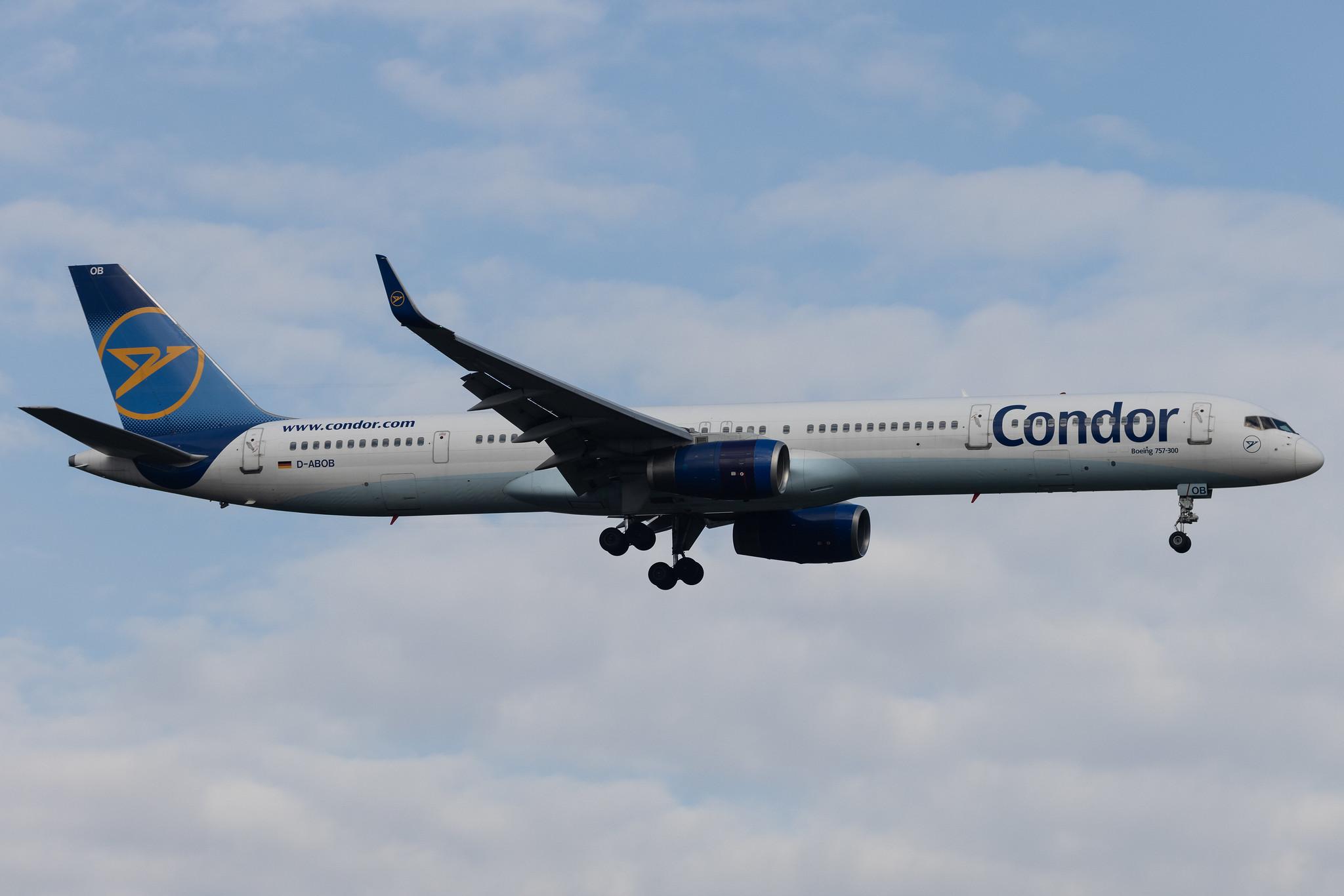 Frankfurt Airport: Condor (DE / CFG) | Boeing 757-330 B753 | D-ABOB | MSN 29017