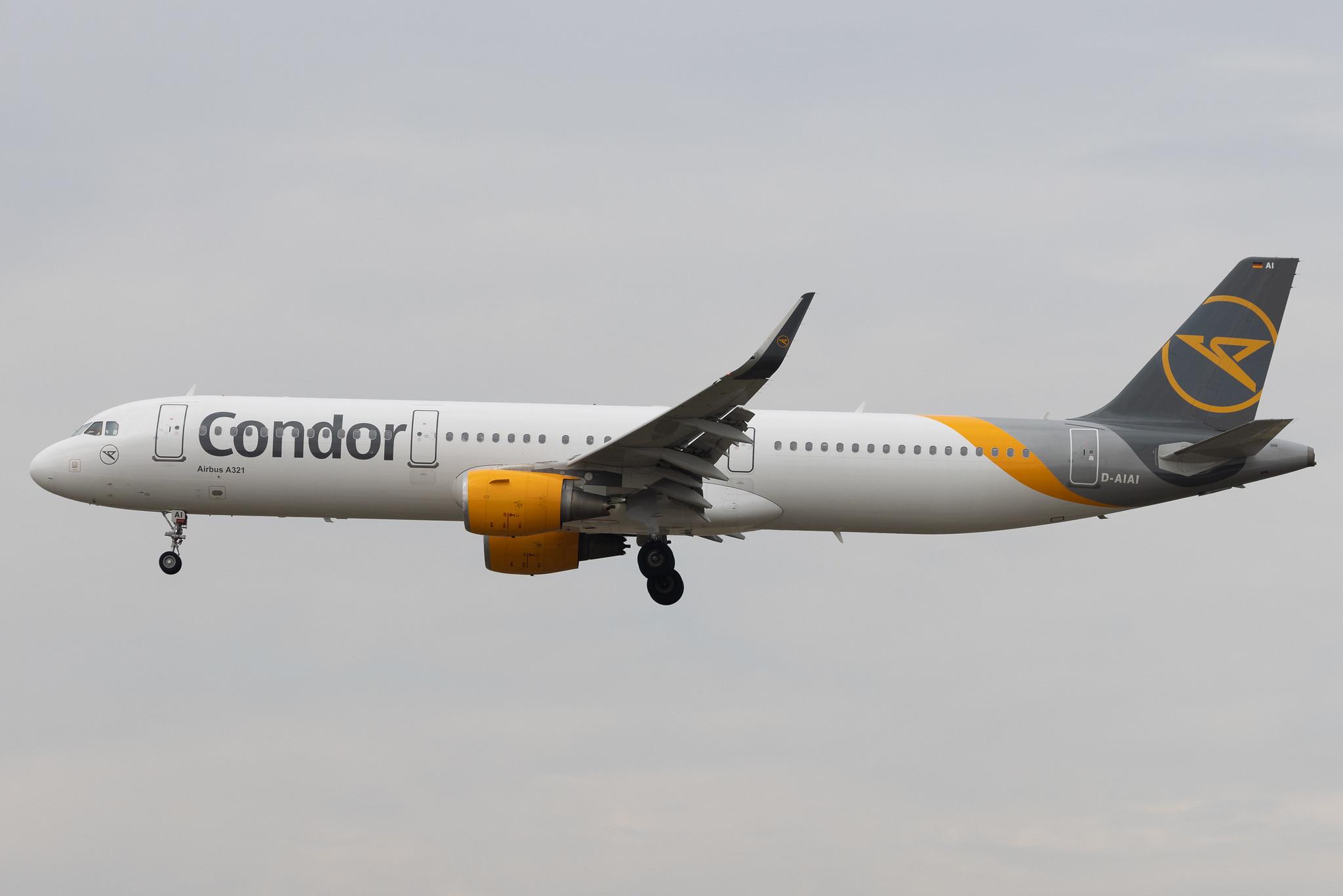 Frankfurt Airport: Condor (DE / CFG) | Boeing 757-330 B753 | D-ABOM | MSN 29022