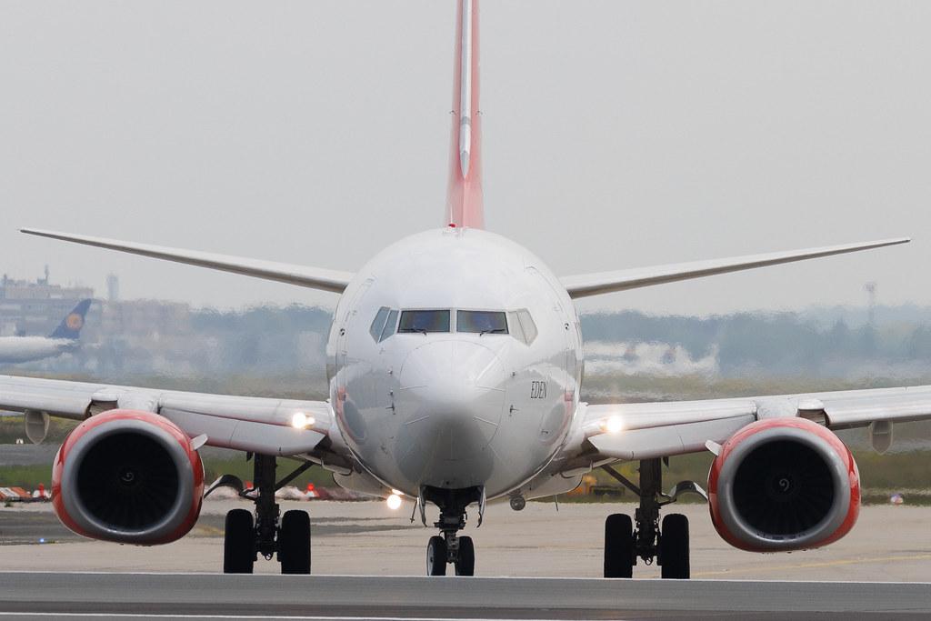 Frankfurt Airport: AlbaStar (AP / LAV) | Boeing 737-8K5 B738 | EC-MTV | MSN 27992