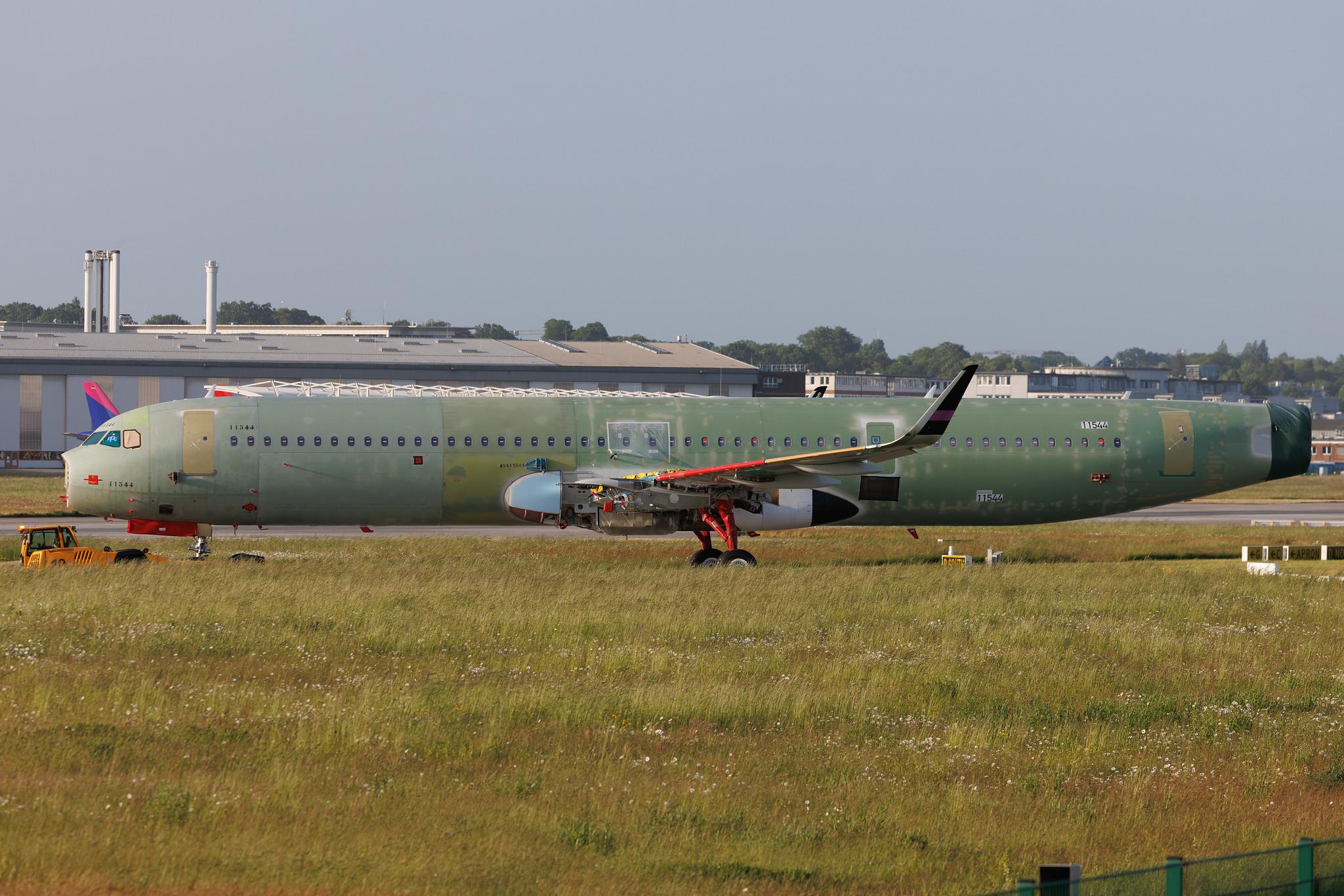 Hamburg Finkenwerder: Volaris (Y4 / VOI) | Airbus A321-271NX A21N | D- | MSN 11544