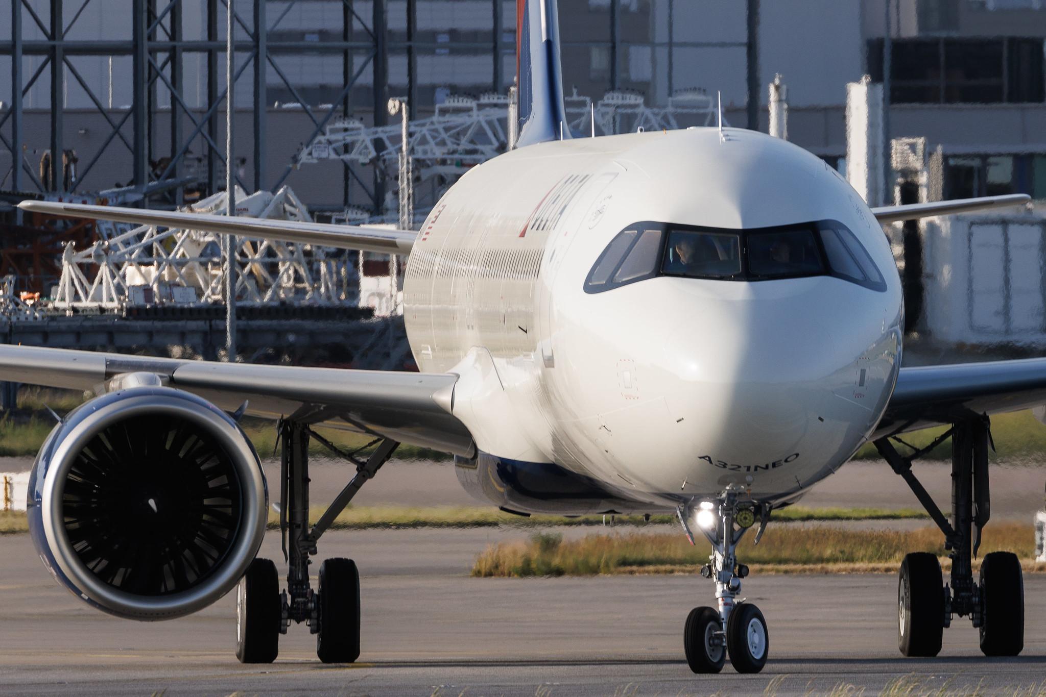 Hamburg Finkenwerder: Delta Air Lines (DL / DAL) | Airbus A321-271NX A21N | D-AVXV | N525DA | MSN 11246