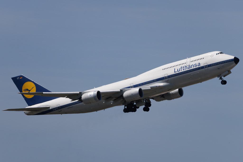 Frankfurt Airport: Lufthansa (LH / DLH) | Livery: Retro Livery | Boeing 747-830 B748 | D-ABYT | MSN 37844