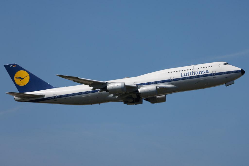 Frankfurt Airport: Lufthansa (LH / DLH) | Livery: Retro Livery | Boeing 747-830 B748 | D-ABYT | MSN 37844
