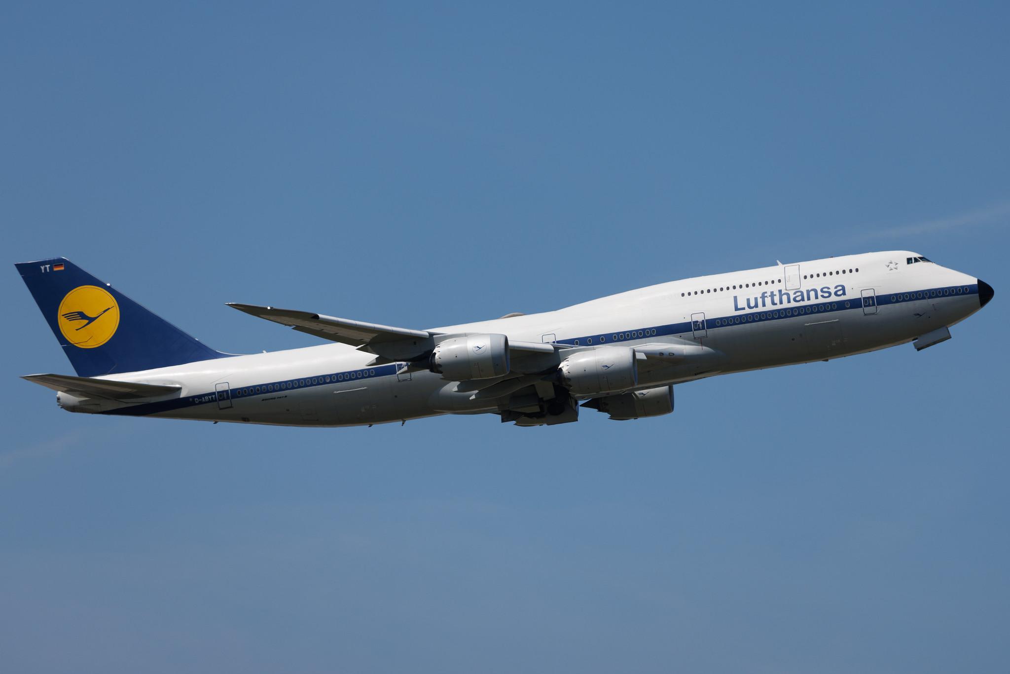 Frankfurt Airport: Lufthansa (LH / DLH) | Livery: Retro Livery | Boeing 747-830 B748 | D-ABYT | MSN 37844