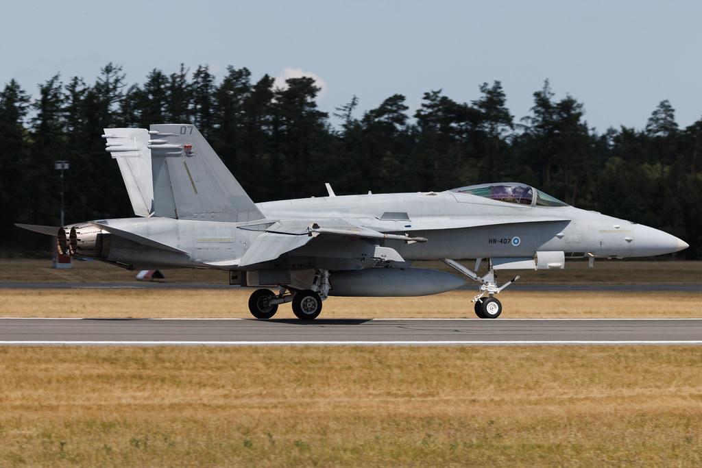 Fliegerhorst Hohn: Finland - Air Force | McDonnell Douglas F/A-18 Hornet F18 | HN-407 | MSN 1322/FNC007