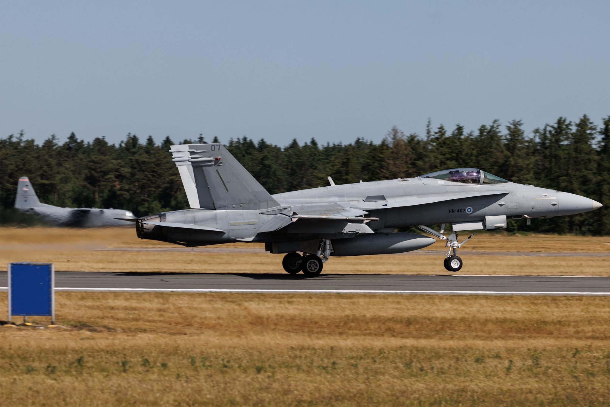 Fliegerhorst Hohn: Finland - Air Force | McDonnell Douglas F/A-18 Hornet F18 | HN-407 | MSN 1322/FNC007
