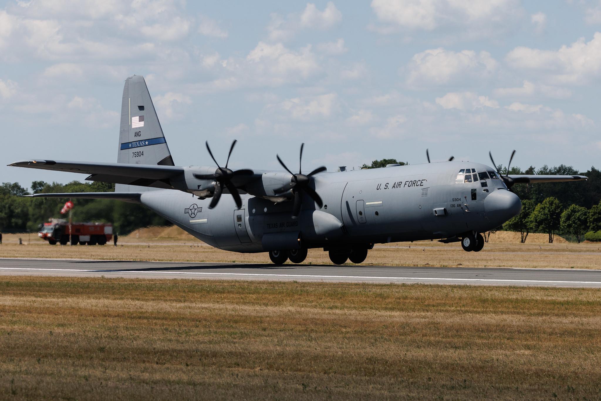 Fliegerhorst Hohn: United States Air Force (USAF) | Lockheed Martin C-130J-30 Hercules C130 | 17-5904 | MSN 382-5904